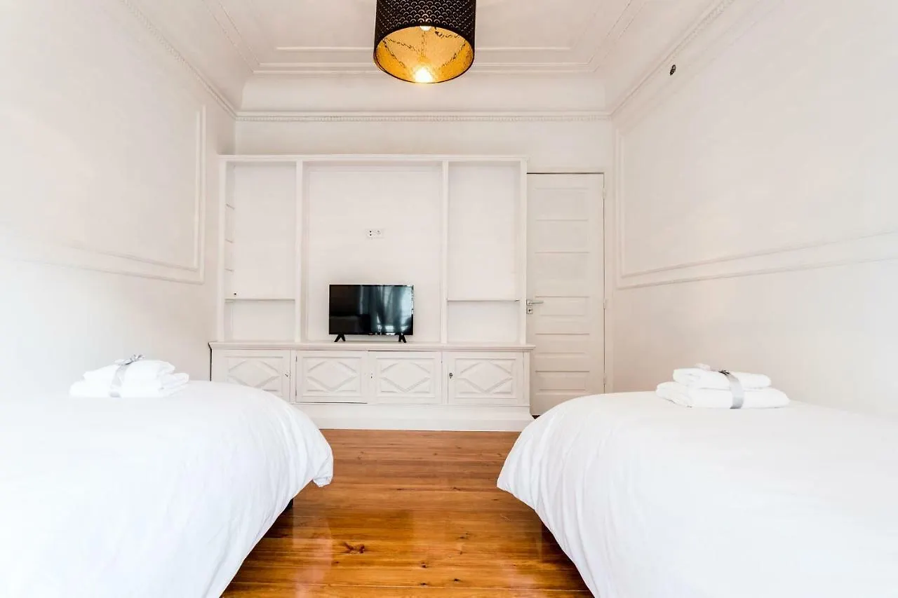6 Clouds Apartment Lisbon Guest house