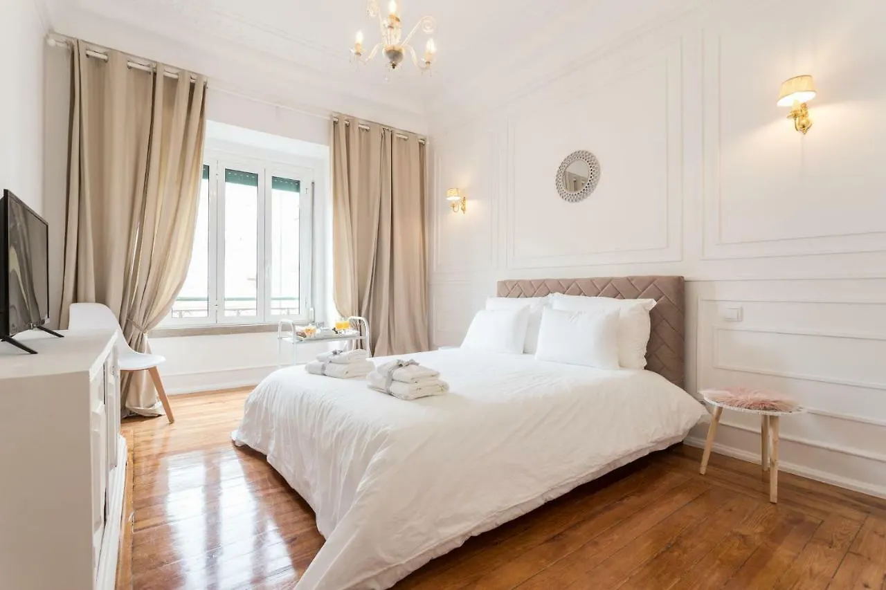 6 Clouds Apartment Lisbon