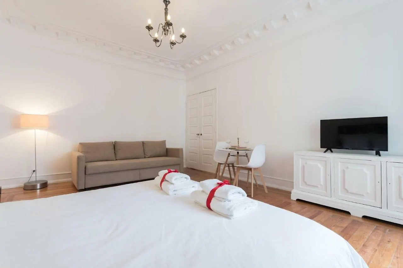 6 Clouds Apartment Lisbon Guest house