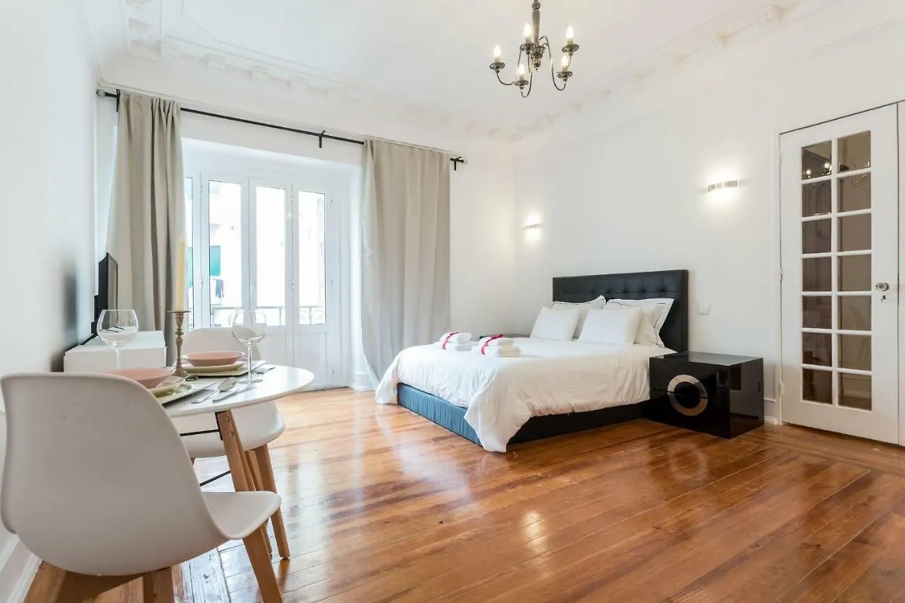 6 Clouds Apartment Lisbon