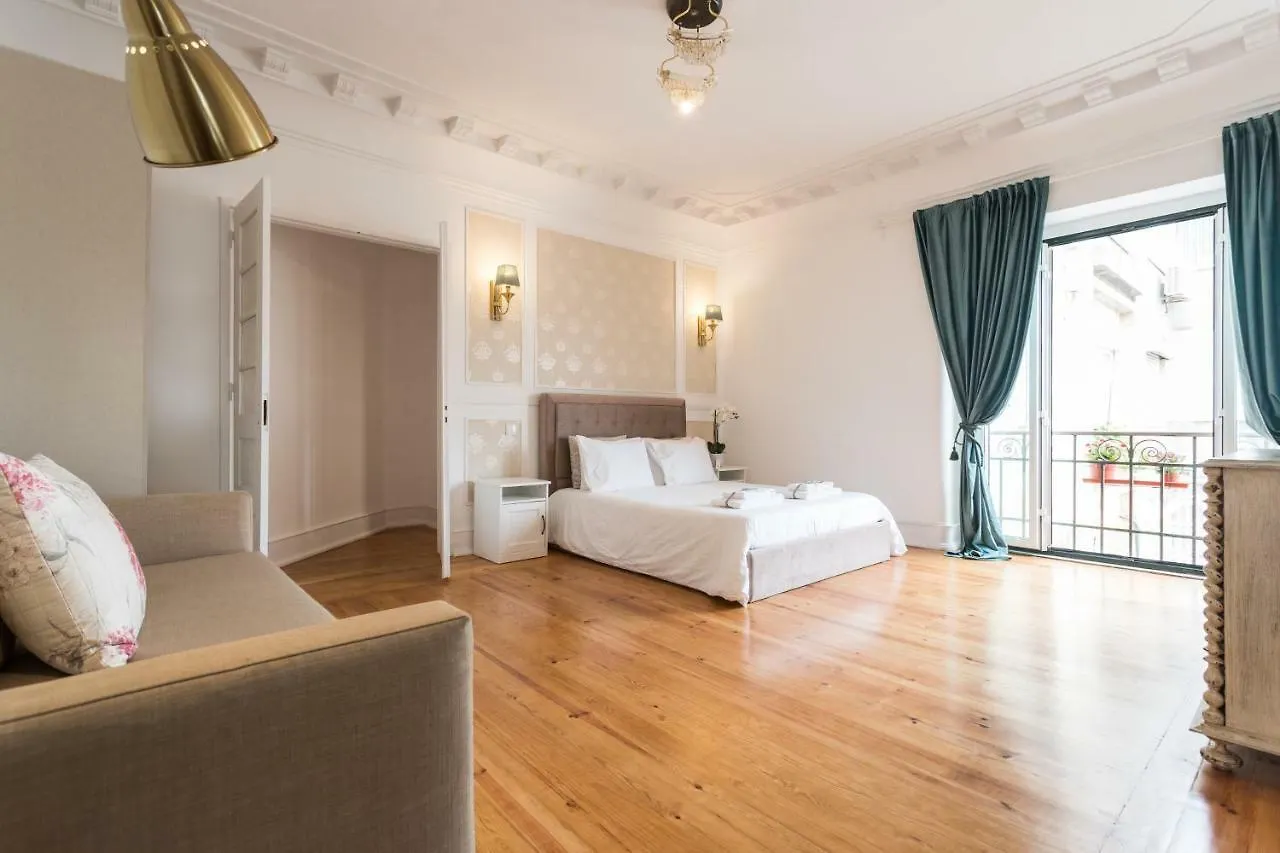 6 Clouds Apartment Lisbon 3*,