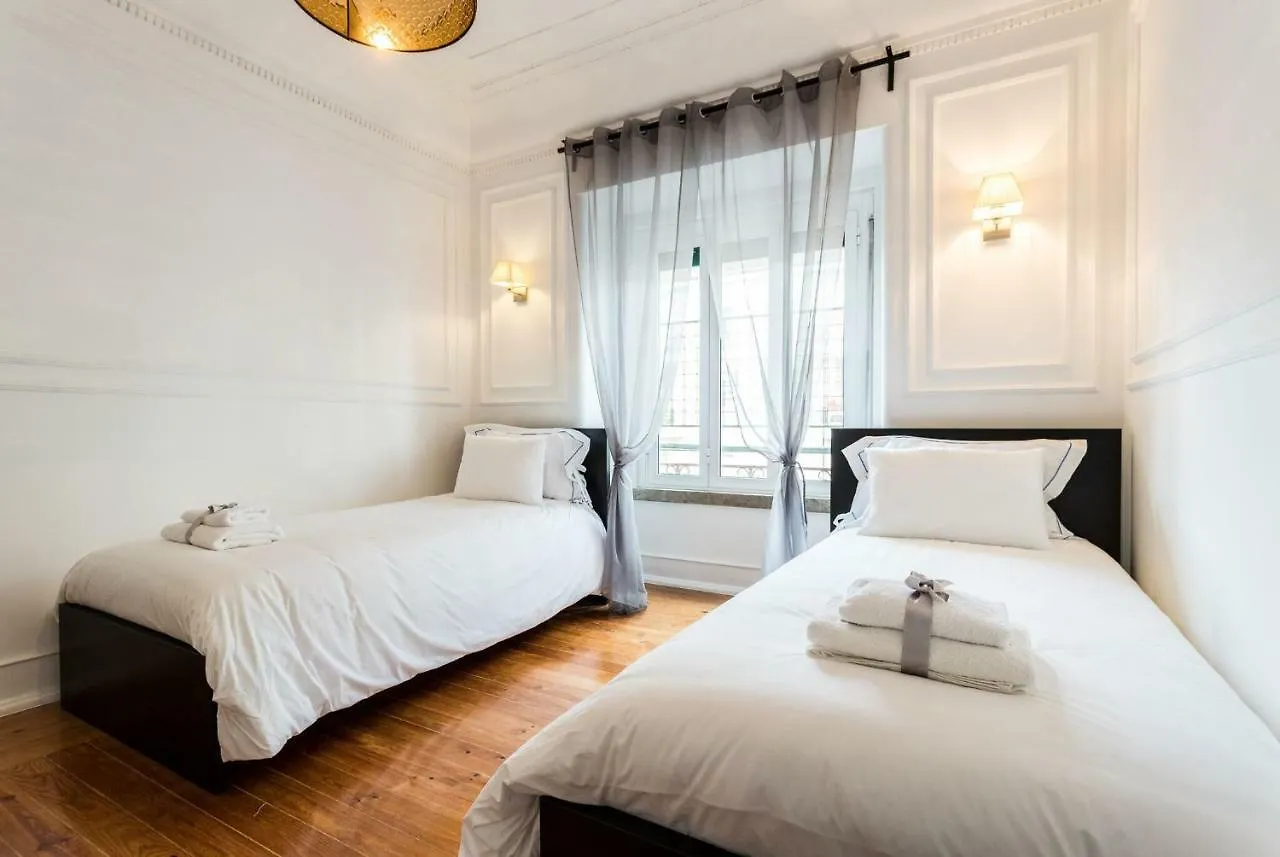 6 Clouds Apartment Lisbon 3*,