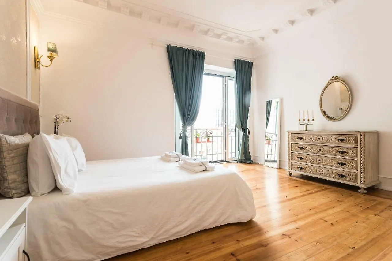 6 Clouds Apartment Lisbon 3*,